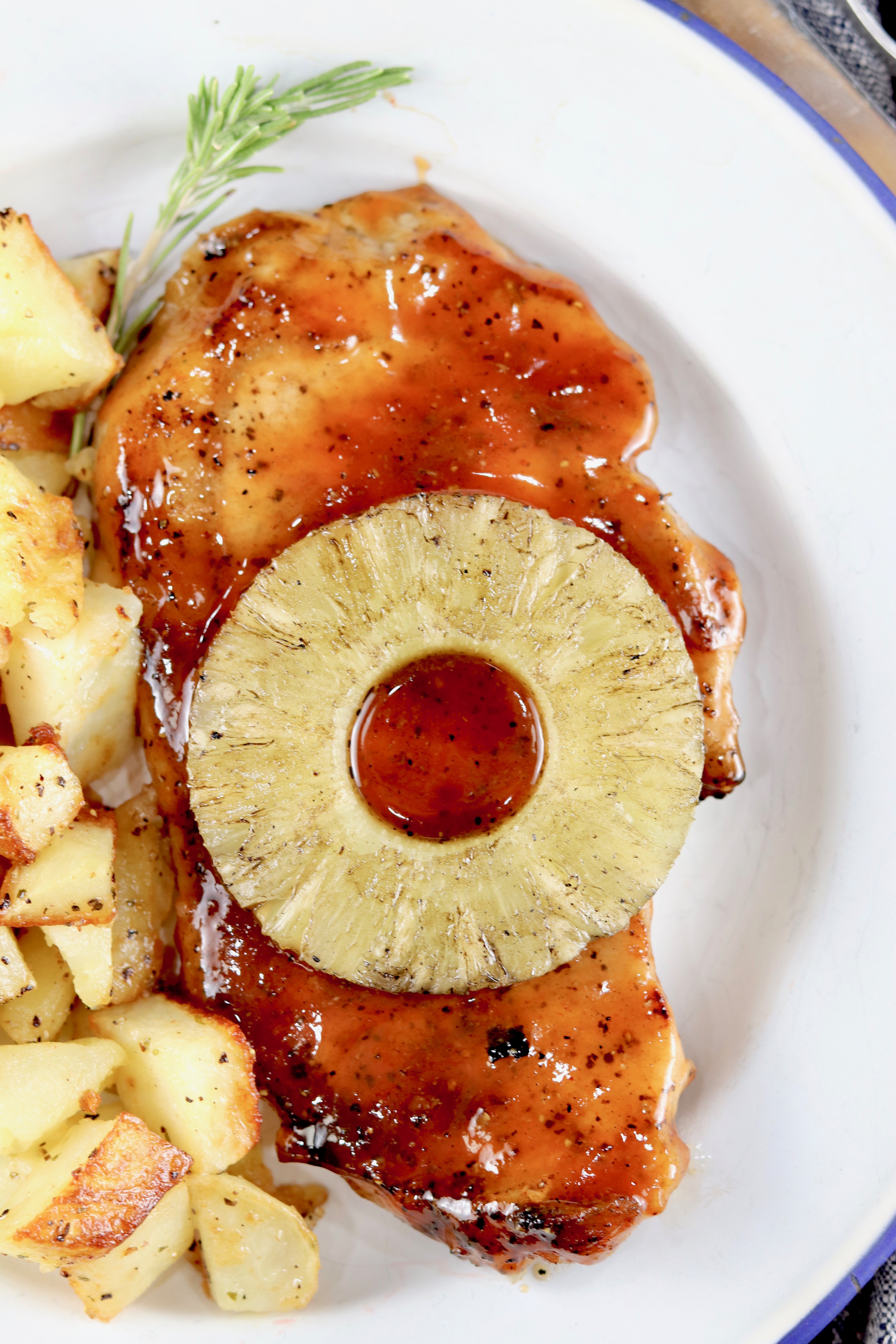 onvergeeflijk Elektricien van Grilled BBQ Pork Chops with pineapple - Miss in the Kitchen