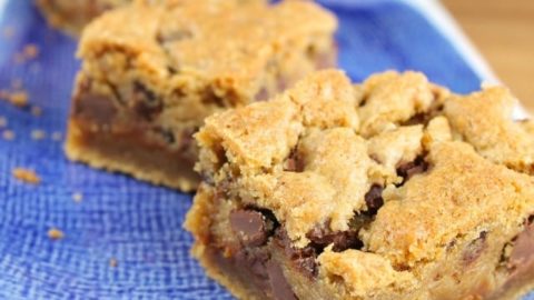 Peanut Butter, Caramel & Chocolate Chip Gooey Cookie Bars