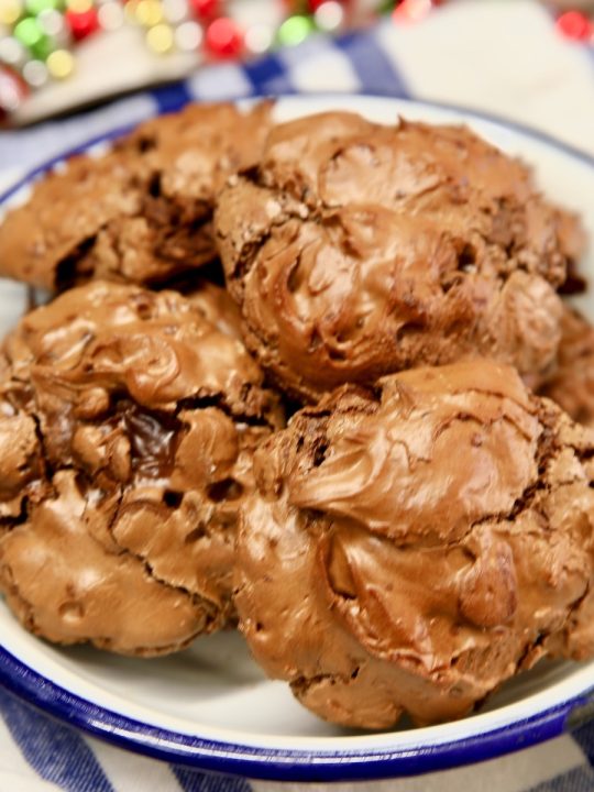 https://www.missinthekitchen.com/wp-content/uploads/2015/01/Chocolate-Volcano-Cookies-Recipe-F-540x720.jpg