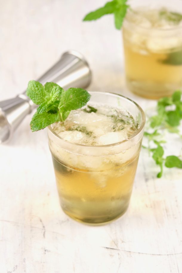 Easy Mint Julep Cocktail Recipe - Miss in the Kitchen