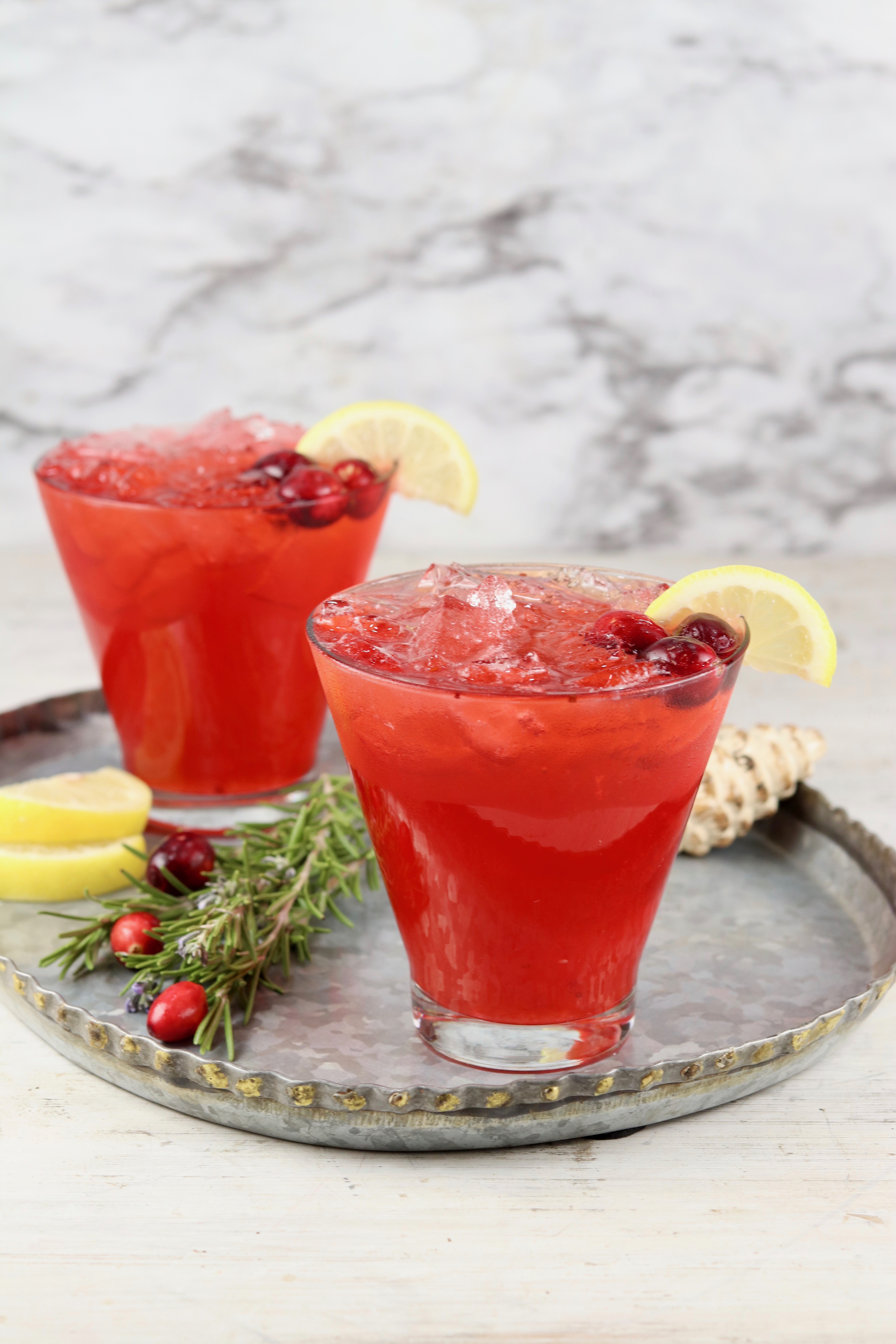 Cranberry Vodka {Easy Cocktail} - Miss In The Kitchen