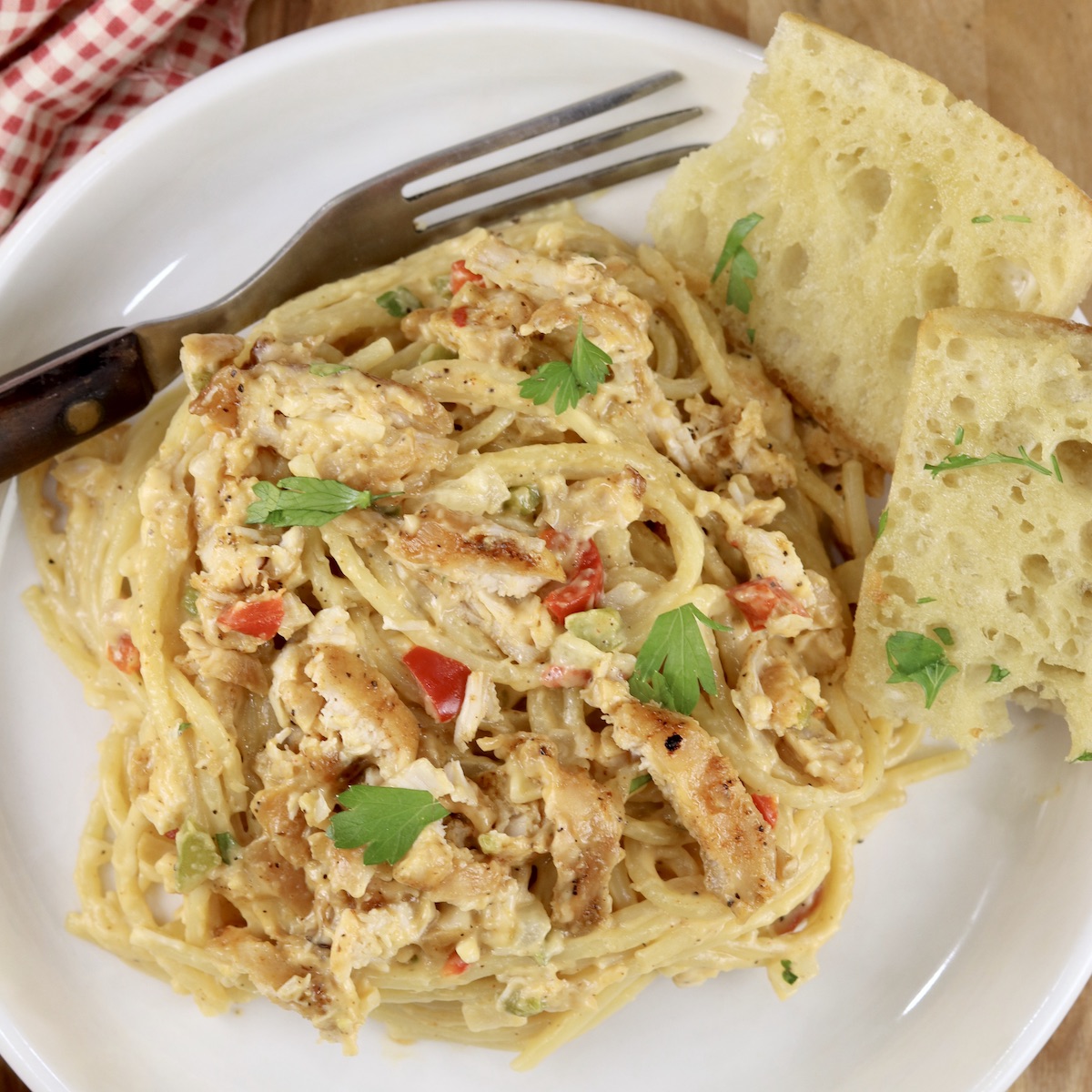 Cheesy Chicken Spaghetti Skillet Meal Miss In The Kitchen