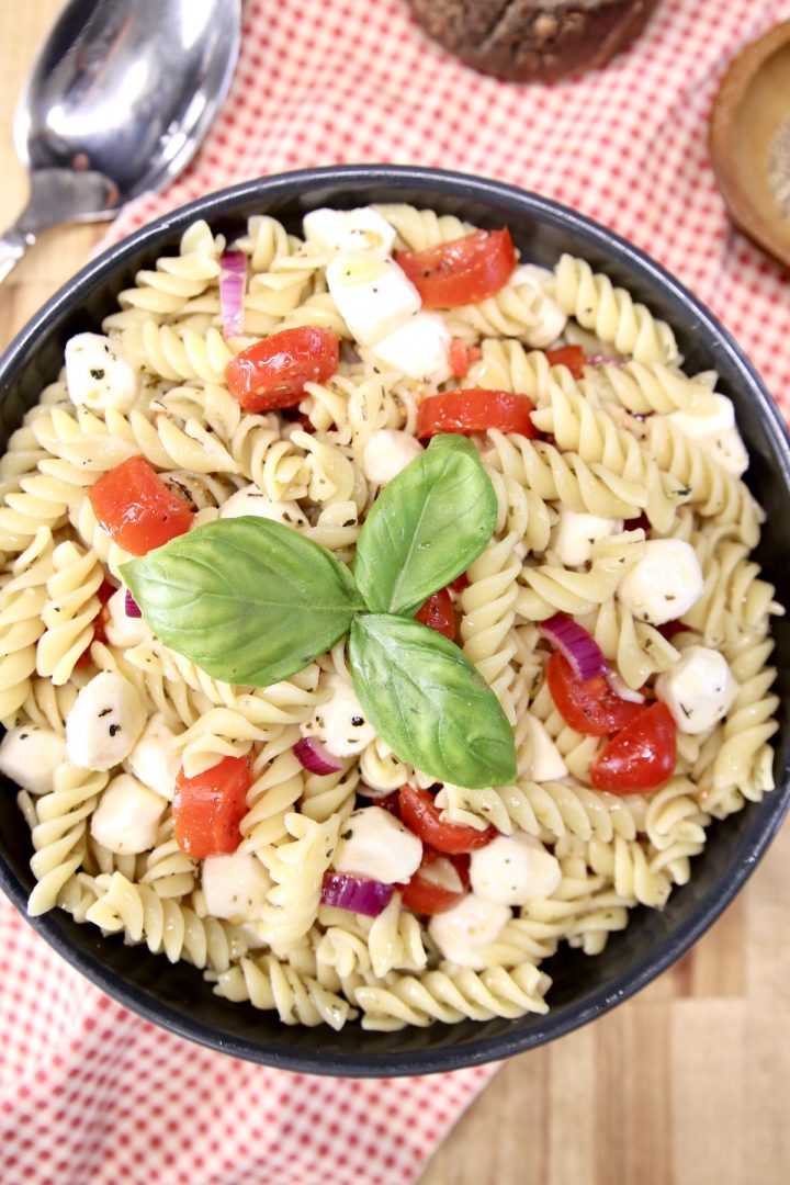 Quick Tomato Mozzarella Pasta Salad - Miss in the Kitchen