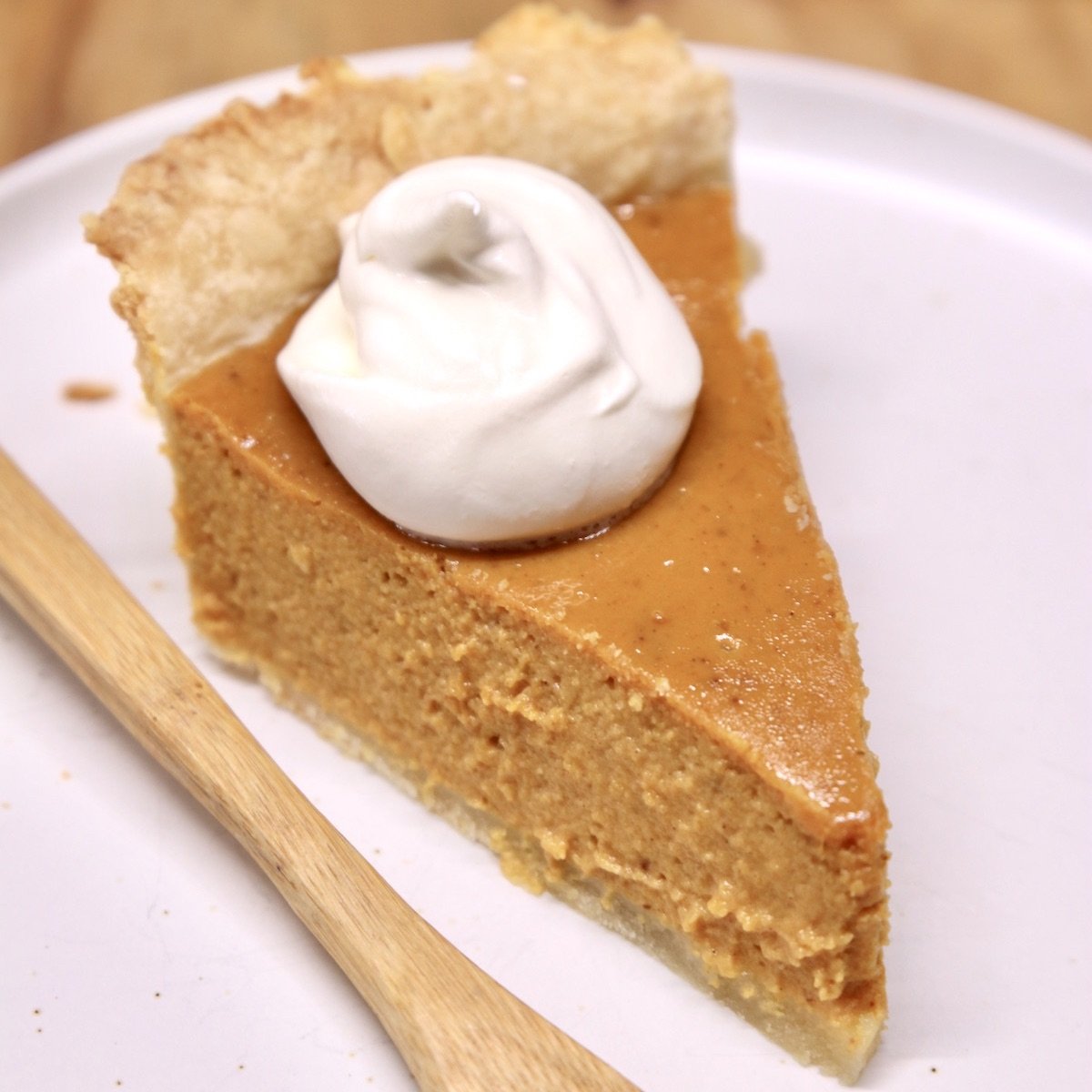 Easy Pumpkin Pie {5-Ingredients} - Miss In The Kitchen