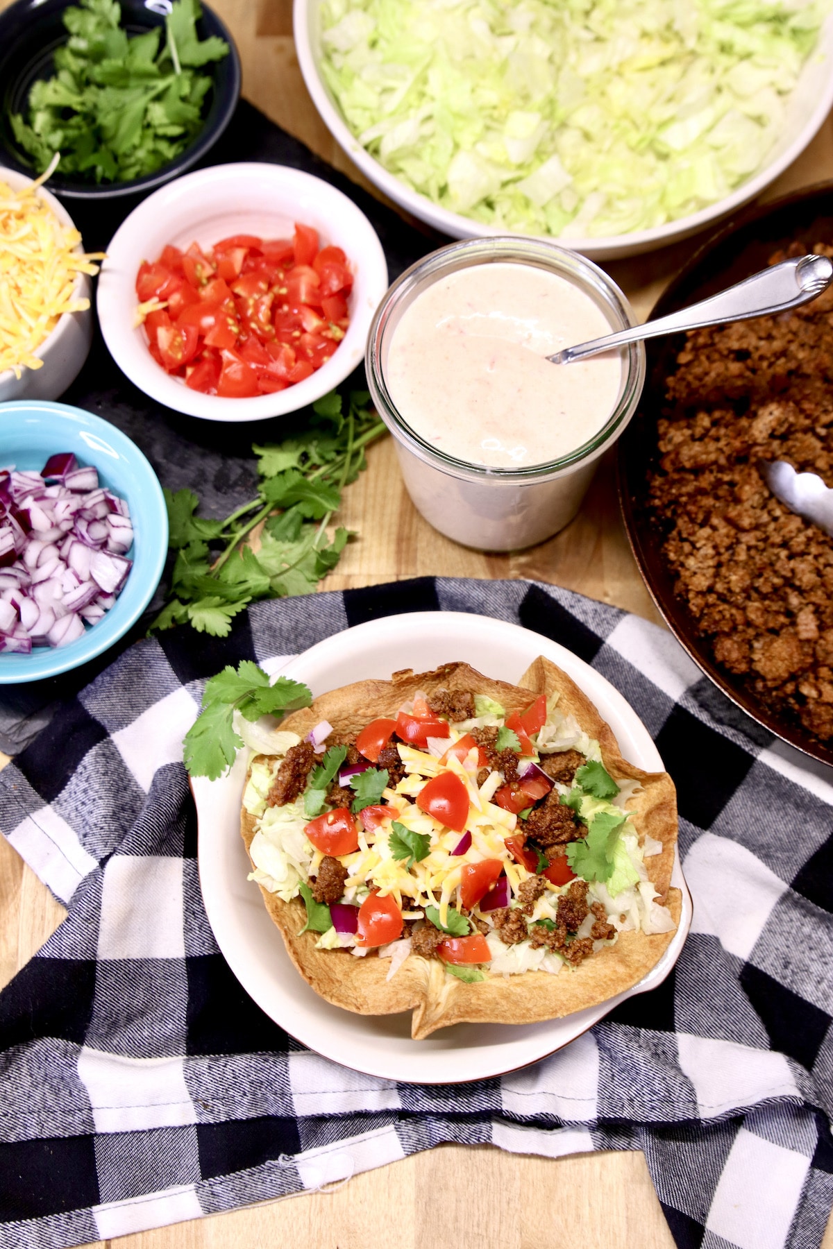 https://www.missinthekitchen.com/wp-content/uploads/2022/03/Air-Fryer-Taco-Salad-Bowl-Recipe-picture.jpg