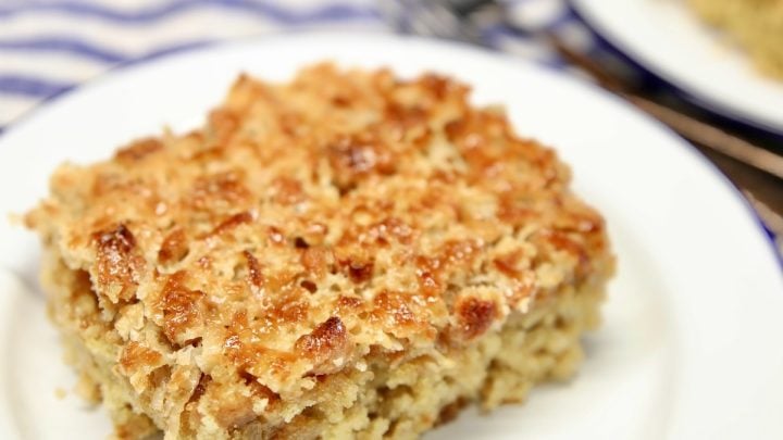 Raspberry Apple Crumb Cake Recipe | Quaker Oats