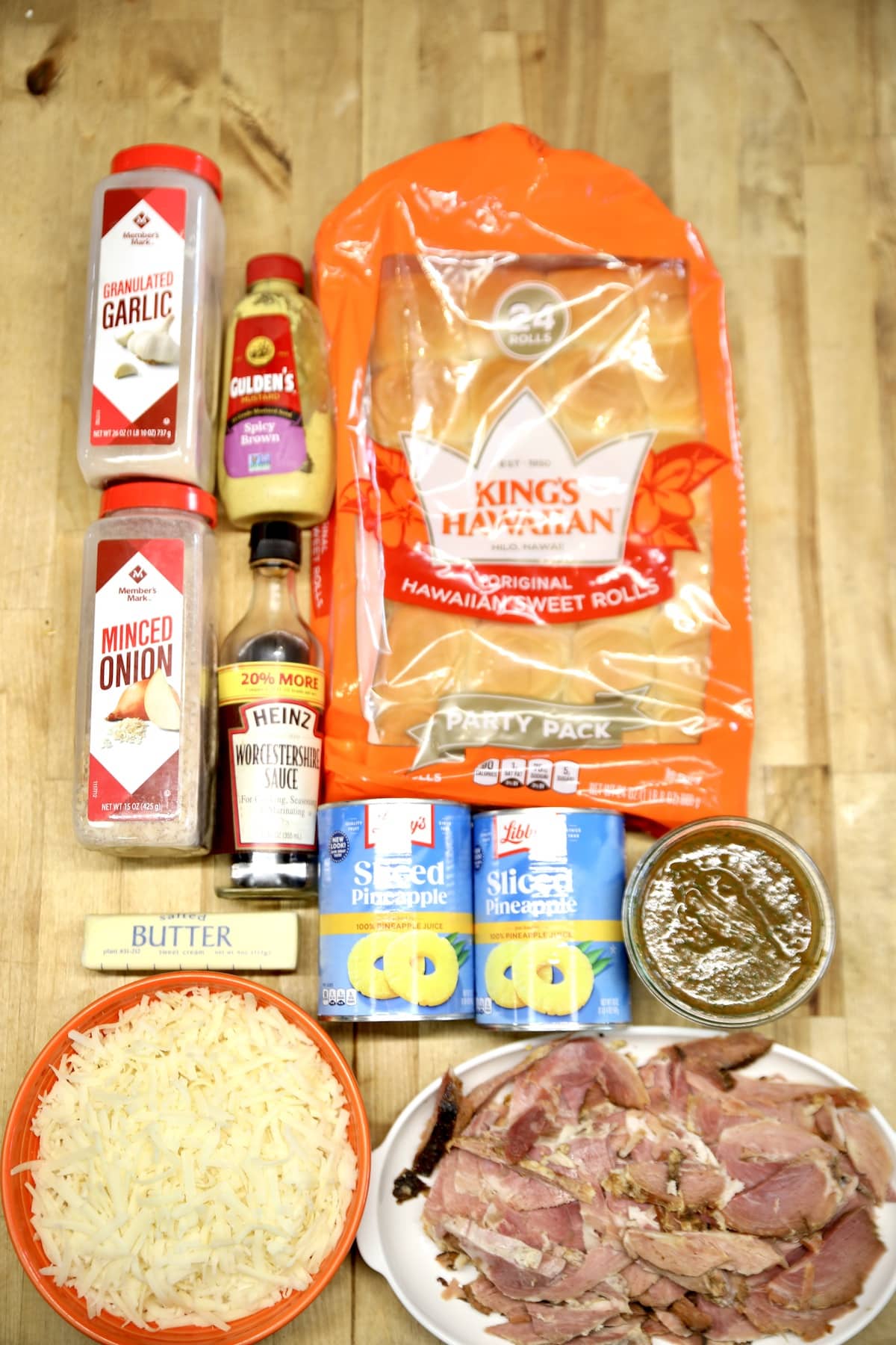 Ingredients for Hawaiian pizza sliders.